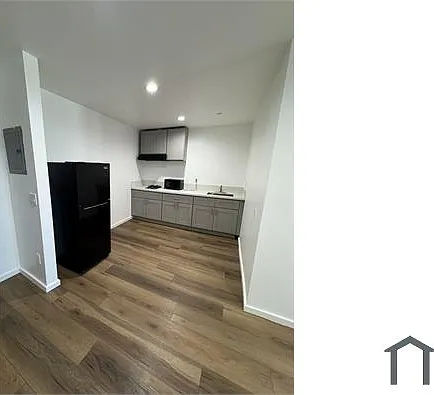 325 N Fickett St #205 — Photo 6