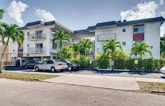 1st image of 1840 Dewey St APT 103
