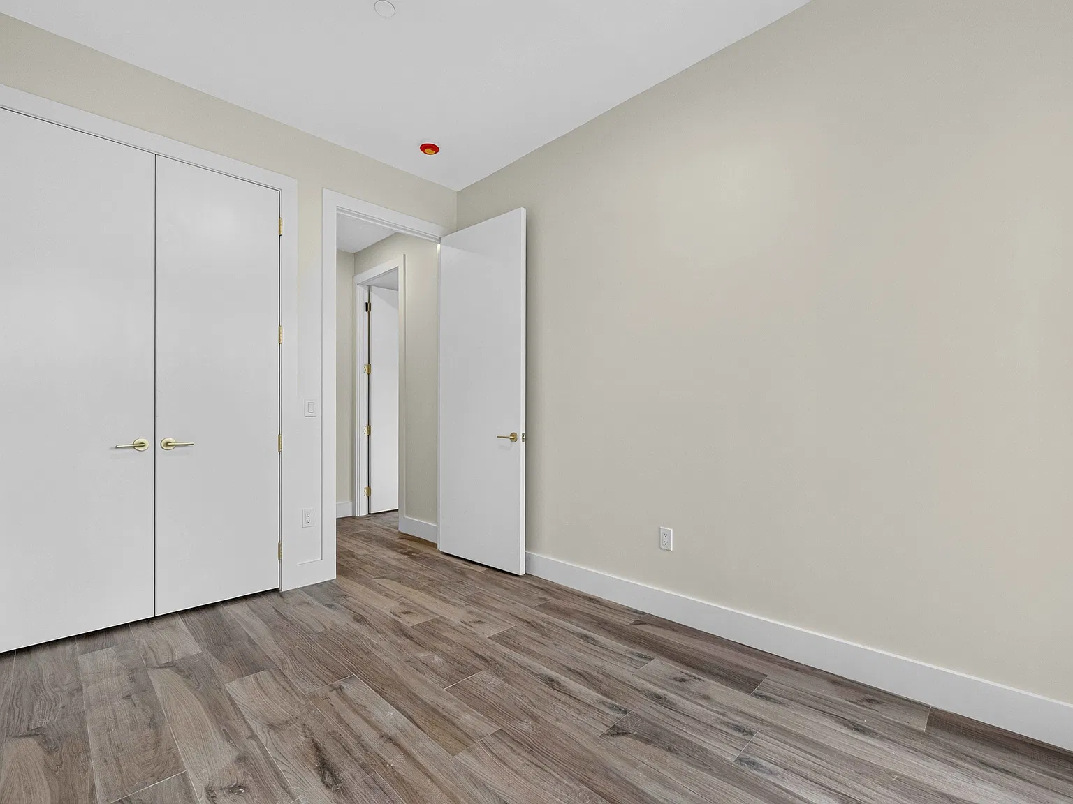 157 Hawthorne Street — Photo 3