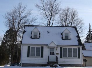 708 E Charles St, Oelwein, IA 50662