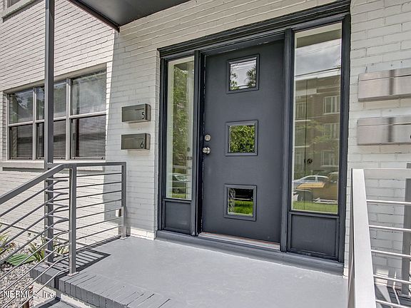 2nd image of 2160 RIVERSIDE Avenue