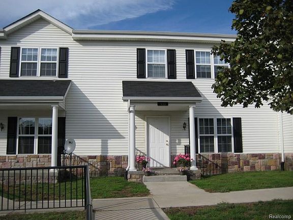 3rd image of 938 Creekwood Ln #938