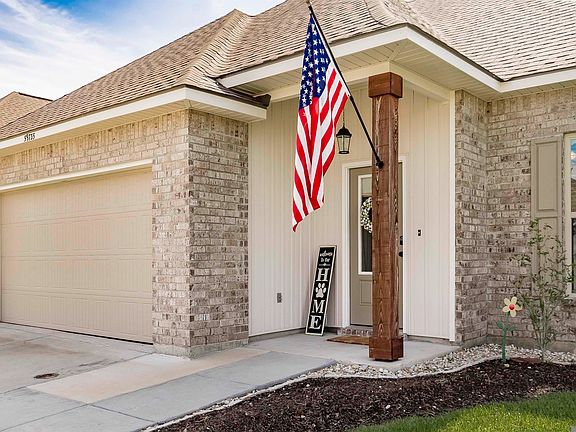 2nd image of 59735 Clifts Cove Dr