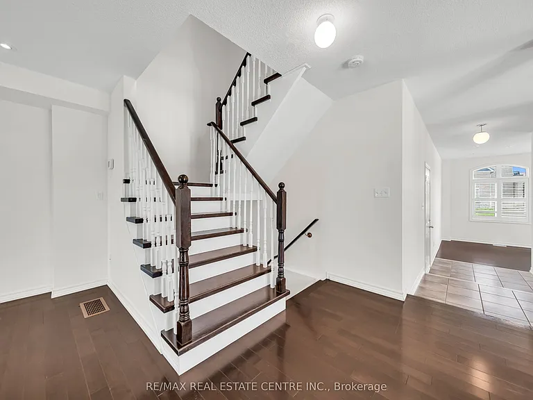 4215 Cole Cres — Photo 22