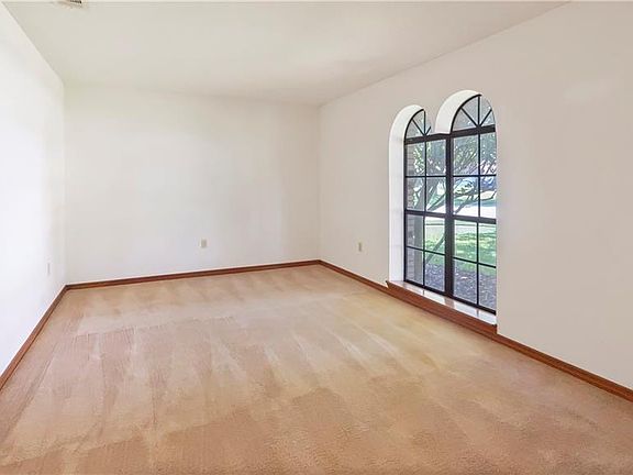 4th image of 6243 Merridith Erin Ln