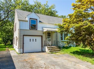 5802 West St, Sanborn, NY 14132