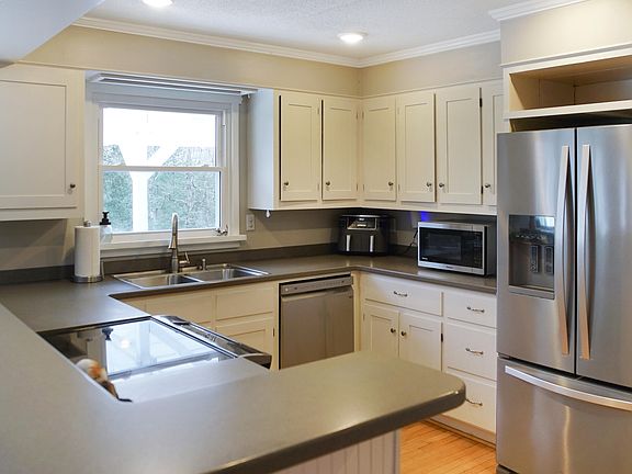 5th image of 2215 Southern Rd