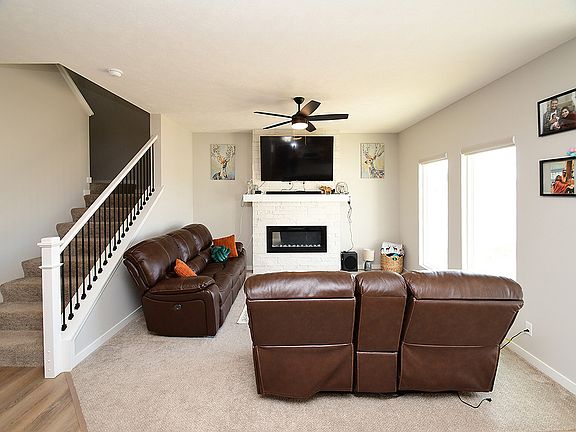 3rd image of 9806 S 184th St