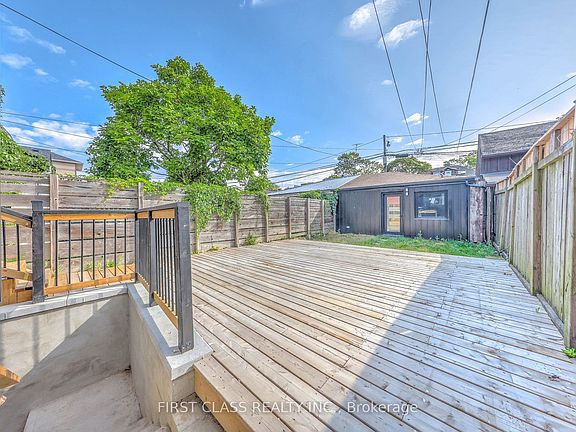 5th image of 431 Roxton Rd #Basement