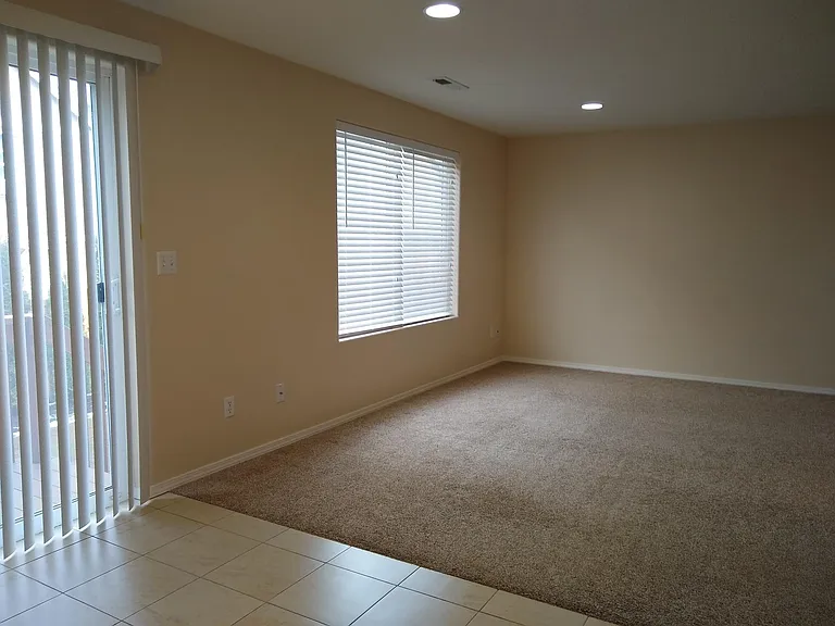 20741 SW Mabel St — Photo 9