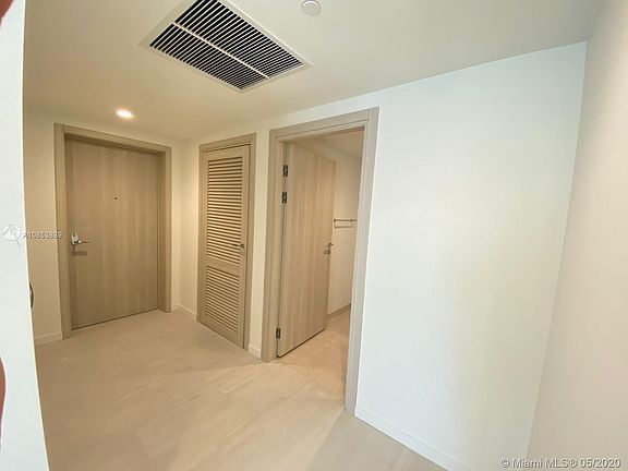 4th image of 1000 Brickell Ave #3701