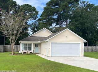 131 Holly Tree Ln, Hampstead, NC 28443