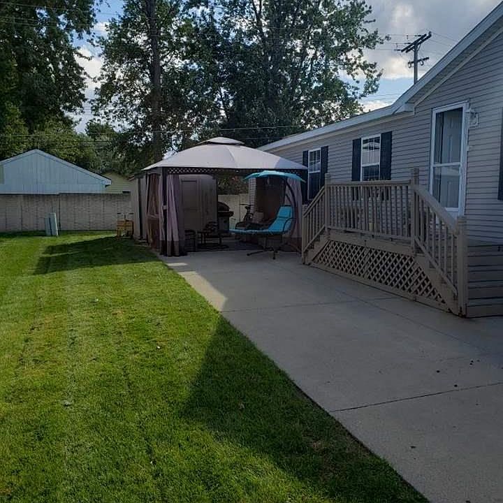 1st image of 23332 Arlington Dr