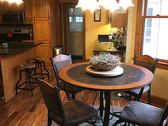 BREAKFAST NOOK