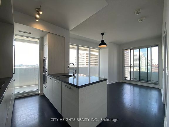 4th image of 2221 Yonge St #2209