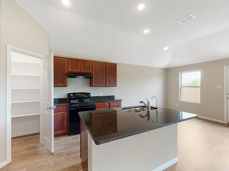 404 Bronze Forest Dr — Photo 27