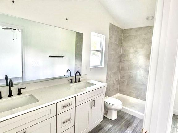 4th image of 7684 Gifford