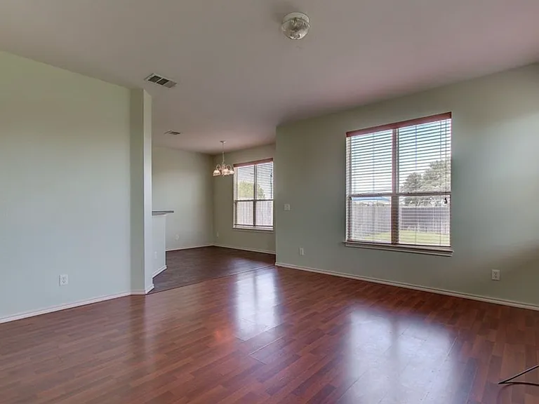 1039 Janae Ct — Photo 9
