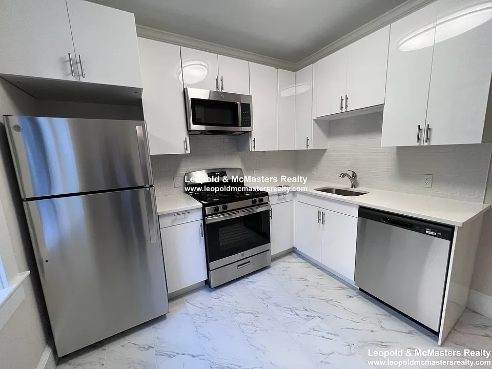 Longwood Ave Apartments