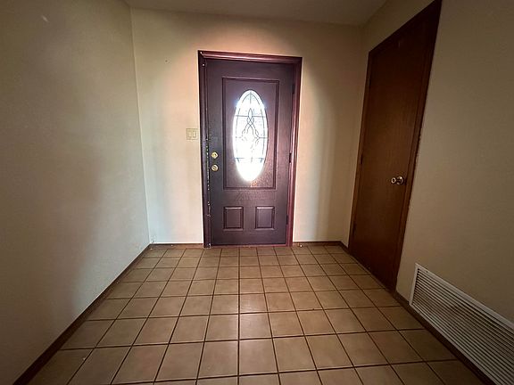 3rd image of 211 Shadow Mountain Dr