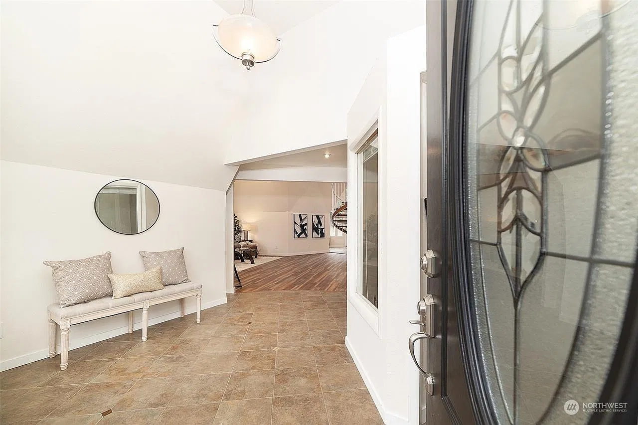 2 bed, 1666 sqft, $3,500 — Photo 4