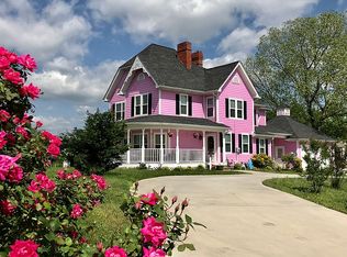 1712 Longview Dr, Sevierville, TN 37876