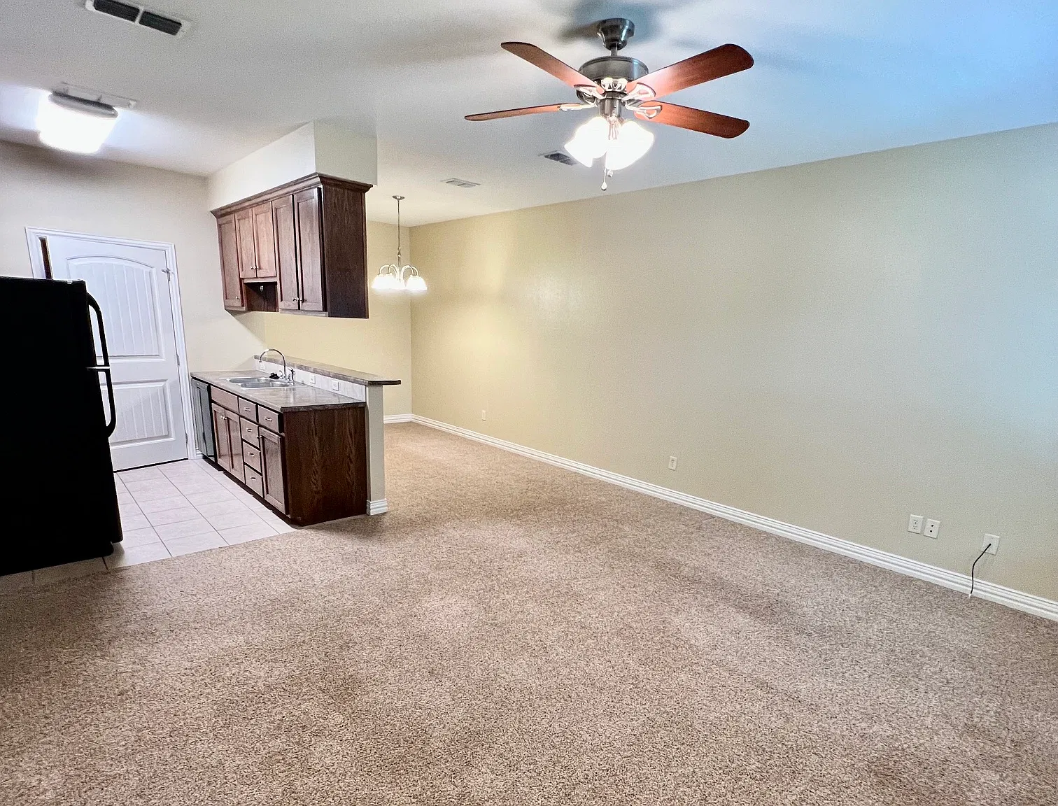 2 bed, 925 sqft, $1,250 — Photo 3