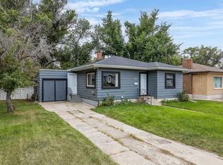 337 N 4th St SW, Medicine Hat, AB T1A 4E7
