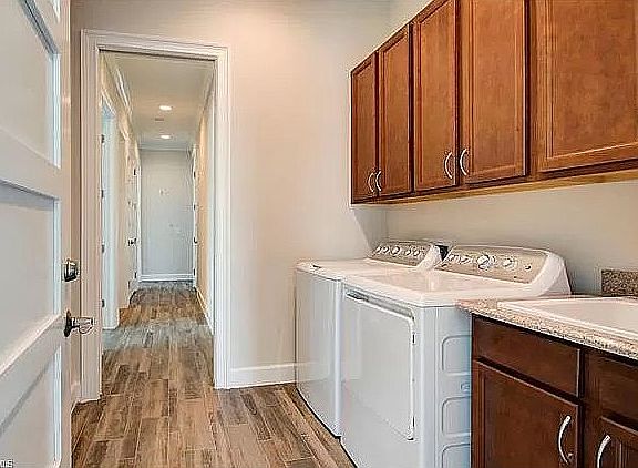 4th image of 5779 Clarendon Dr