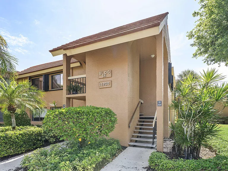 11230 Green Lake Dr #204 — Photo 34