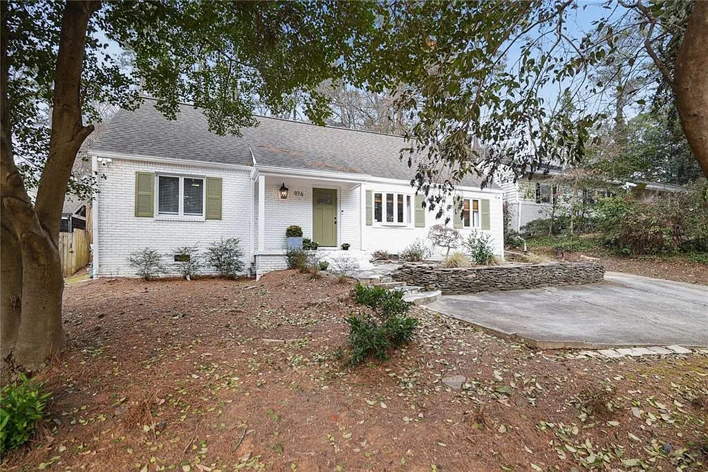 976 Cardova Dr NE photo 1