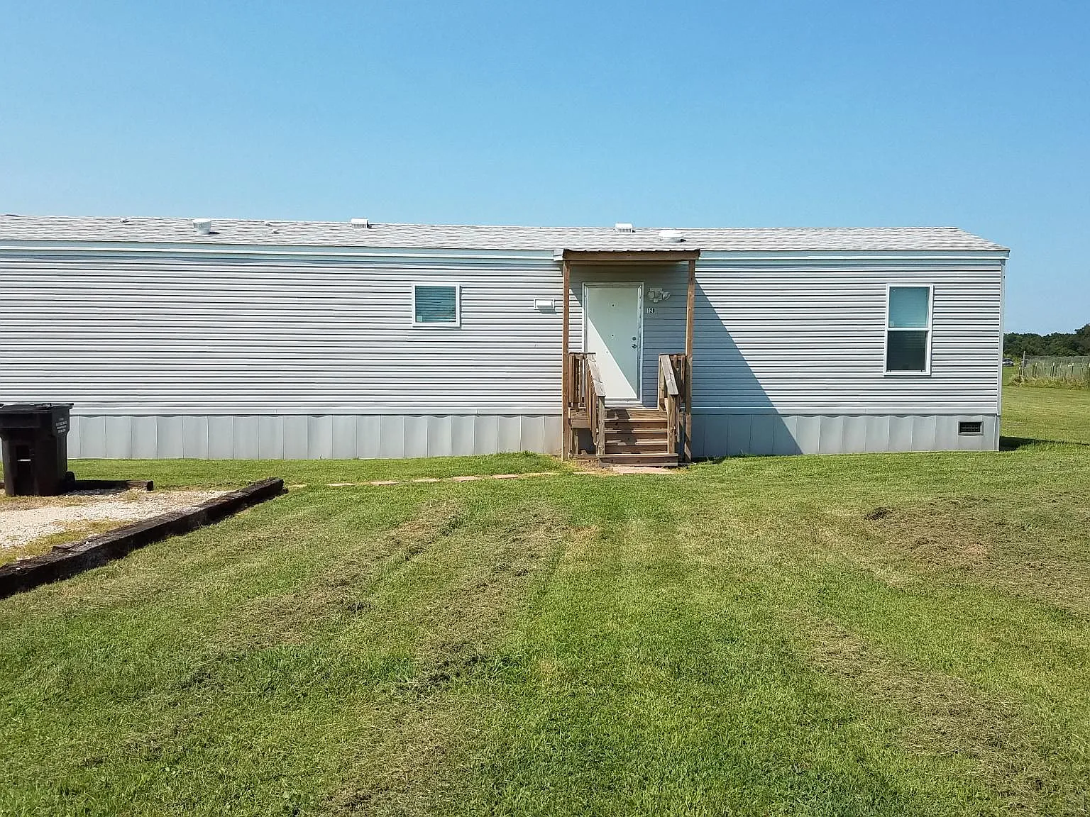 120 Sooner Rd — Photo 2