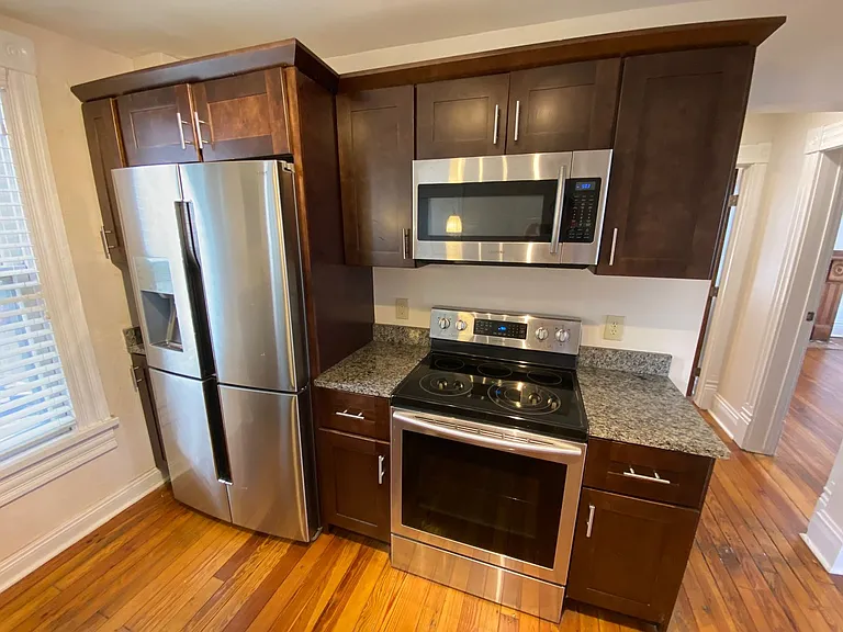 Kerr St 694-696 GW2 — Photo 3