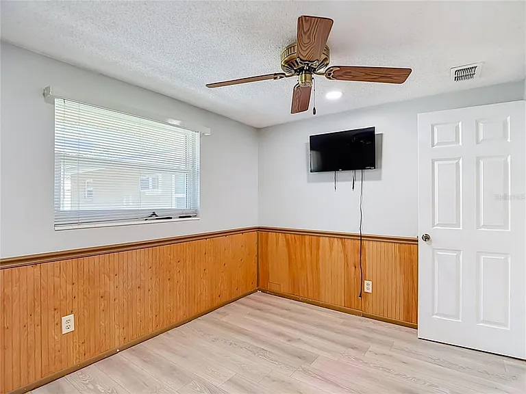 7916 Woodgrove Cir — Photo 23
