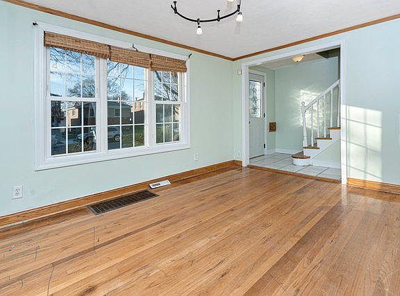 5th image of 3823 S 57th Ave
