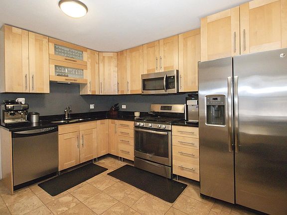4th image of 2065 W Farwell Ave APT 3N