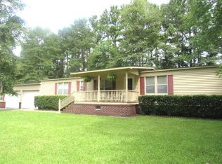1041 Wild Rose Dr, Bonneau, SC 29431