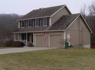 2233 Vilas St, Leavenworth, KS 66048
