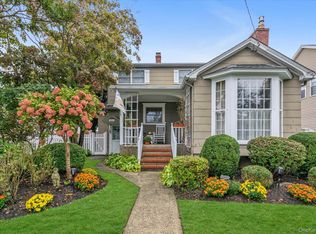 2483 Hicks St, Bellmore, NY 11710