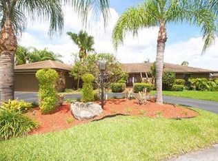 13425 SW 98th Ct, Miami, FL 33176