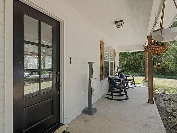 3rd image of 936 Taylor Oaks Dr