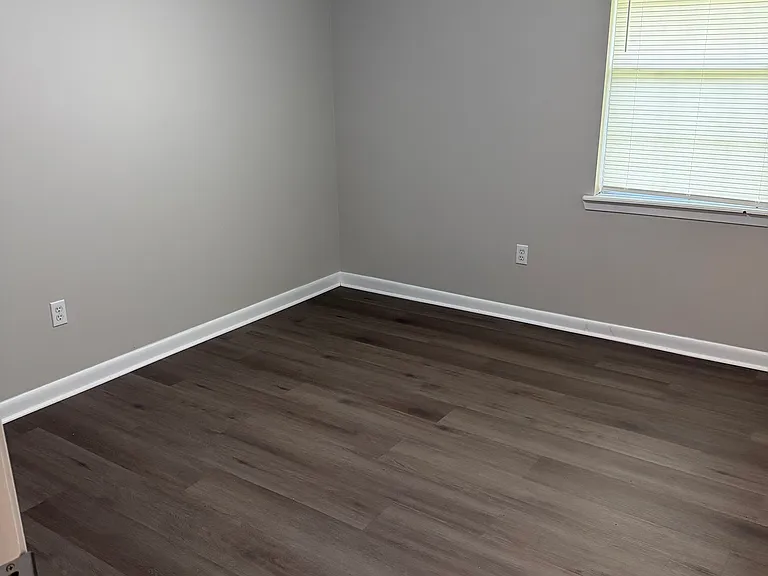 11 Kim Ln — Photo 4