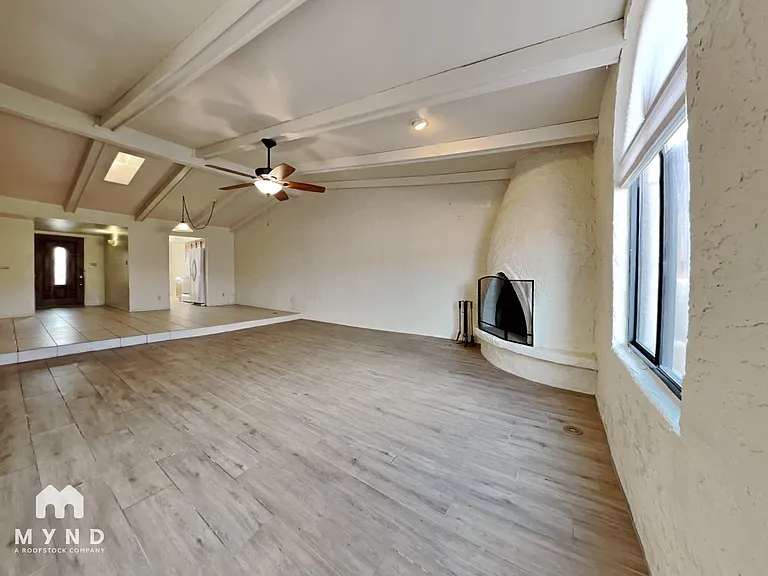 5100 N Miller Rd #23 — Photo 3