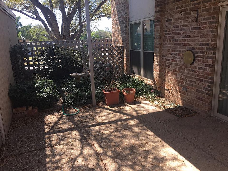 1st image of 2480 University Ave