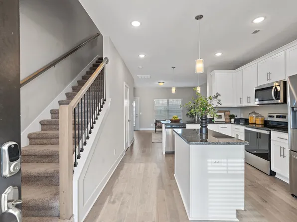 2041 Axis Ave, Old Hickory, TN 37138