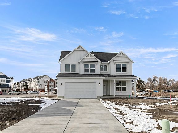 Finished home photos are representational images only. See sales agent for details.