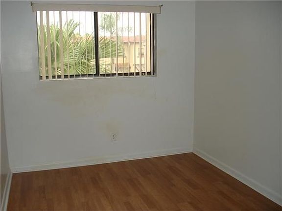 4th image of 8853 NW 48th St