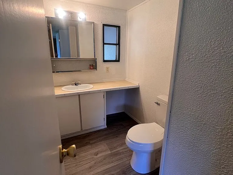 2074.5 Willeys Lake Rd — Photo 19