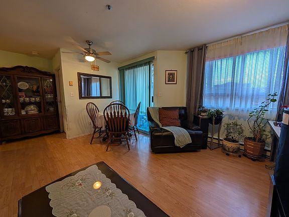 4th image of 4950 Joyce St #203