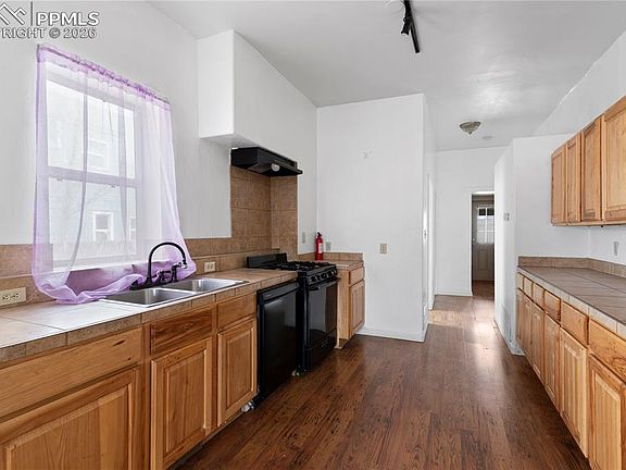 5th image of 2232 E Routt Ave